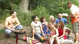 یک دختر دارای موی سر ...